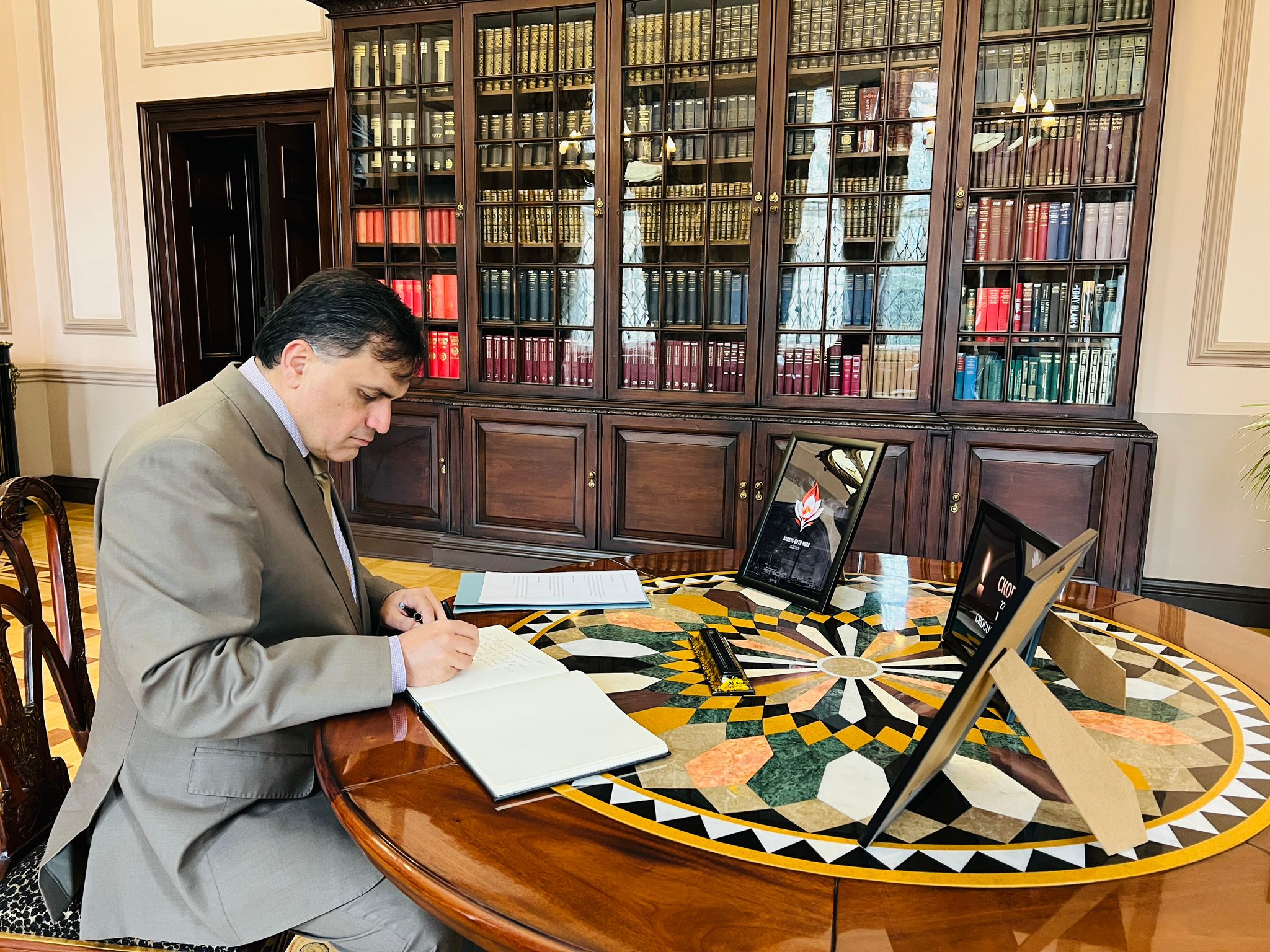 High Commissioner Dr. Mohammad Faisal visited the Russian Embassy in London to convey Pakistan’s condolences to the Russian people and government on the deadly terrorist attack